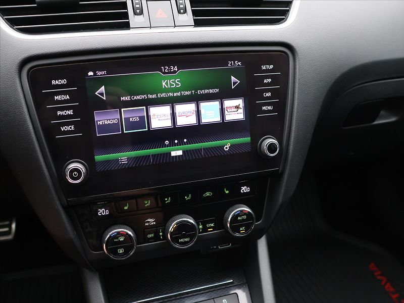 Škoda Octavia 2,0 TDI 135kW RS CZ Tažné - fotka 18 z 30