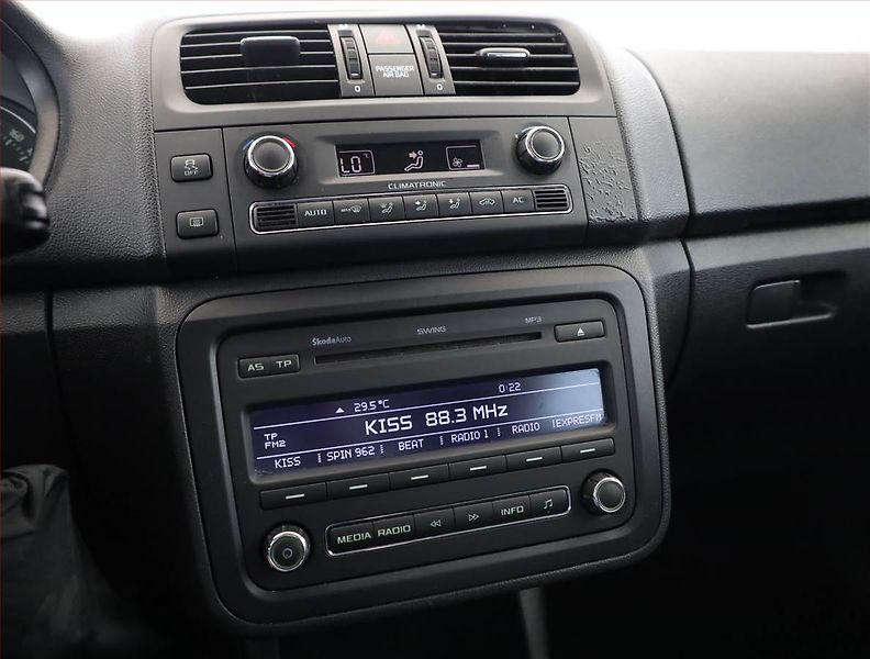 Škoda Fabia (2010) Ambiente 1.2 TSI, Automat - fotka 9 z 14