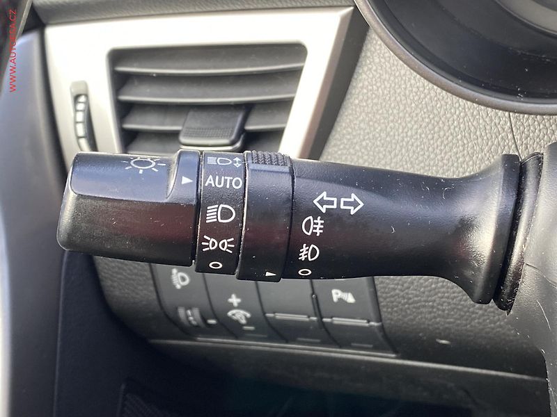 Hyundai i30 (2012) 1.6GDi, 2.maj,ČR, Trikolor - fotka 12 z 18