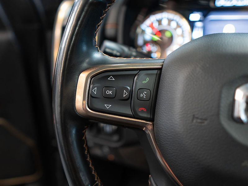 Dodge RAM (2022) 5.7 Longhorn RAMBOX Multitail - fotka 19 z 40