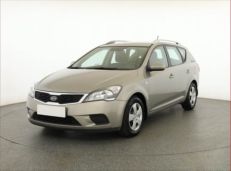 Kia Ceed (2012) 1.4 CVVT - fotka 2 z 14