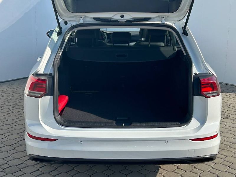 Volkswagen Golf Life 6G 1,5TSi - fotka 24 z 24