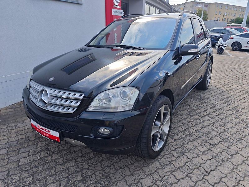 Mercedes-Benz Třídy M (2006) 320CDi 4Matic AirMatic nové ČR - fotka 3 z 47