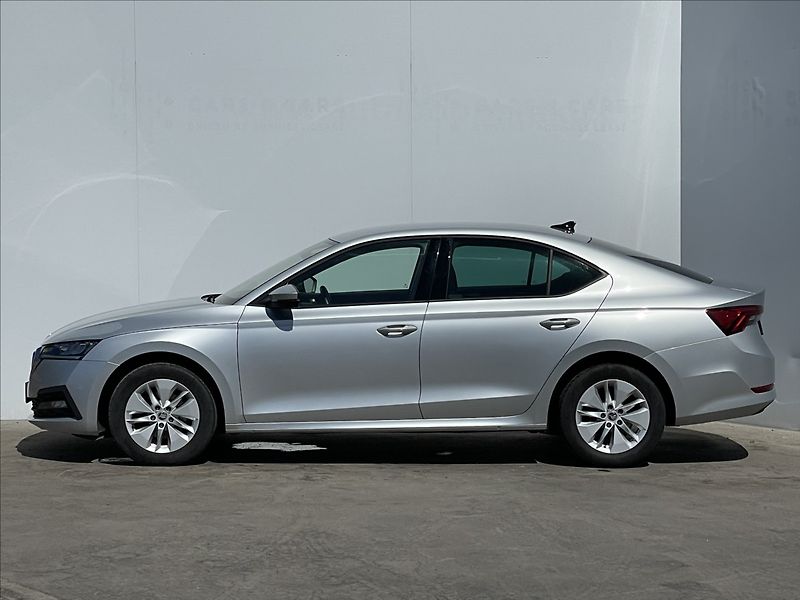 Škoda Octavia 2,0 TDI DSG Ambition Plus LED - fotka 2 z 24