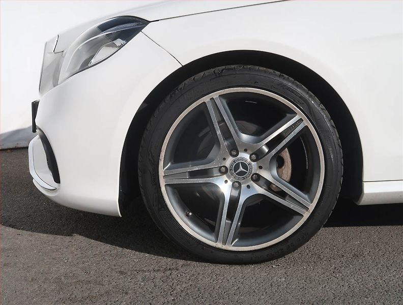 Mercedes-Benz Třídy E (2016) E 200 BlueTEC, Automat, Kůže - fotka 15 z 22