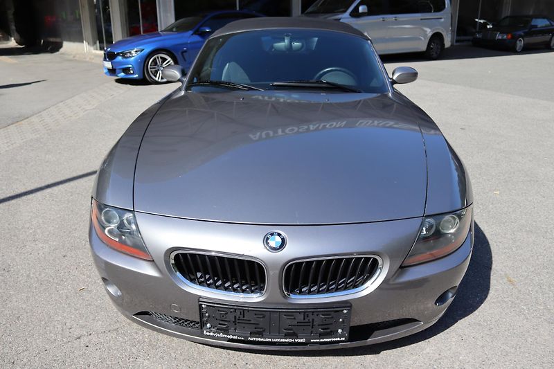 BMW Z4 Roadster 2.5i(E85)M54B25 141kW - fotka 2 z 32
