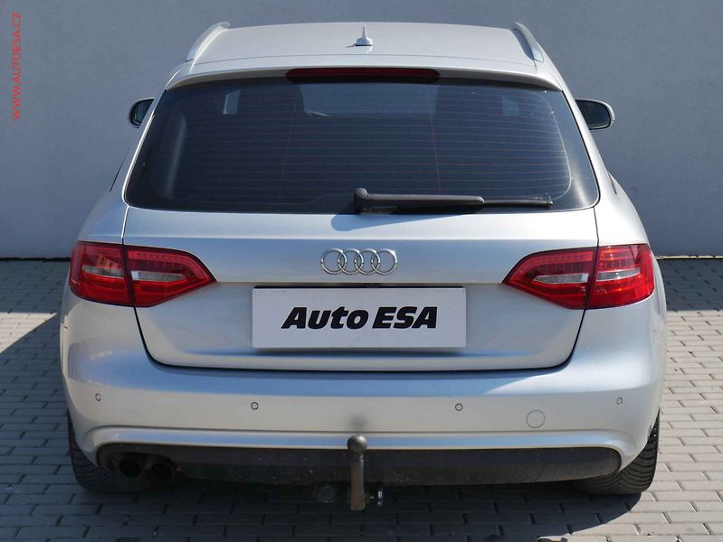 Audi A4 (2013) 2.0 TDi quattro, AT, bixen - fotka 5 z 21
