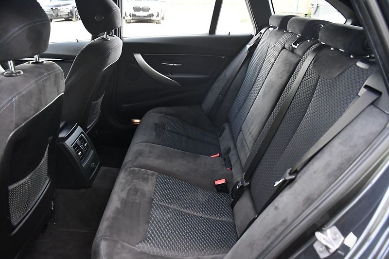 BMW Řada 3 330d xDrive MPaket SERV.KNÍŽKA - fotka 19 z 50