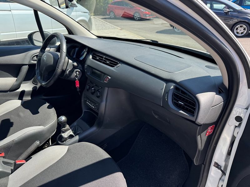 Citroën C3 (2014) FLASH 1.0i 50kW - fotka 28 z 31