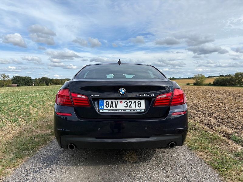 BMW Řada 5 (2012) 535d, xdrive , 1.majitel - fotka 5 z 16