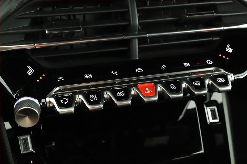 Peugeot 2008 (2020) GT Line 1.5 BlueHDi, Automat - fotka 15 z 18