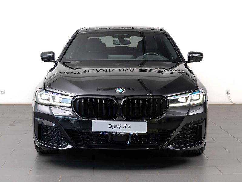 BMW Řada 5 540d xDrive - fotka 3 z 22