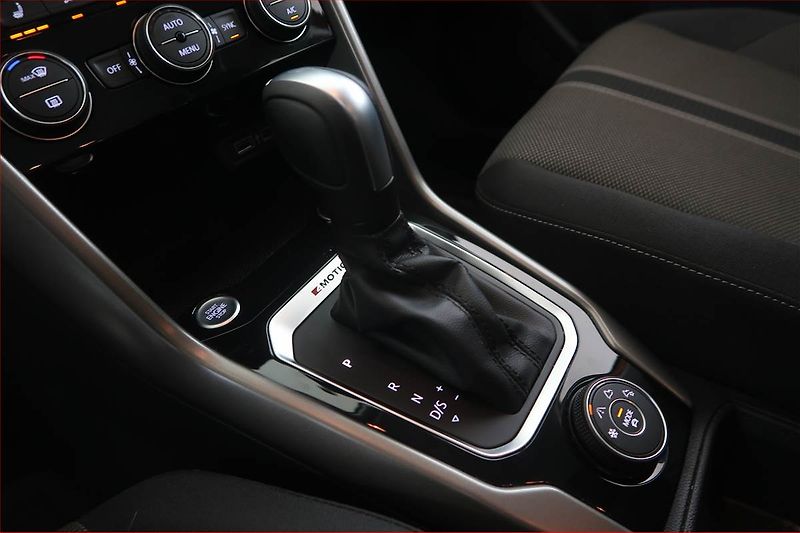 Volkswagen T-Roc (2020) 2.0 TDI 4Motion - fotka 15 z 15