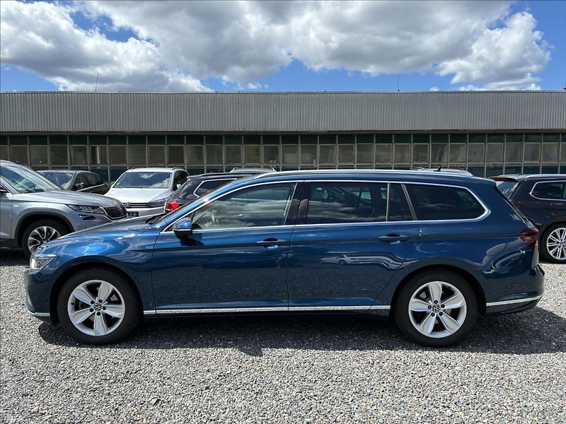 Volkswagen Passat 2,0 TAŽNÉ,IQ LIGHT,VIRTUAL - fotografie inzerátu