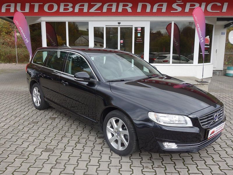 Volvo V70 (2015) 2.0D4 133kW 8A DRIVE - fotka 2 z 39