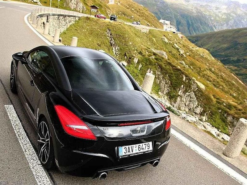 Grimsel Pass, v pozadí parádní Furka Pass