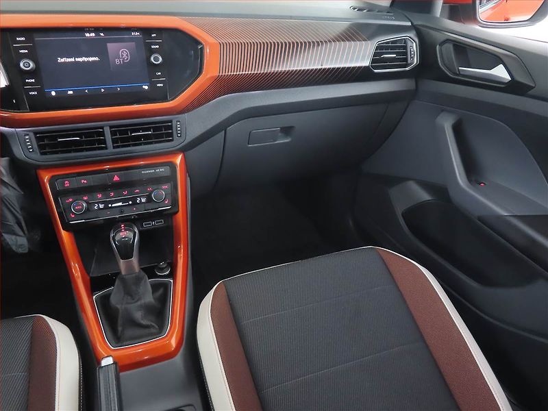 Volkswagen T-Cross (2019) 1.0 TSI, Automat, ČR,1.maj - fotka 8 z 15