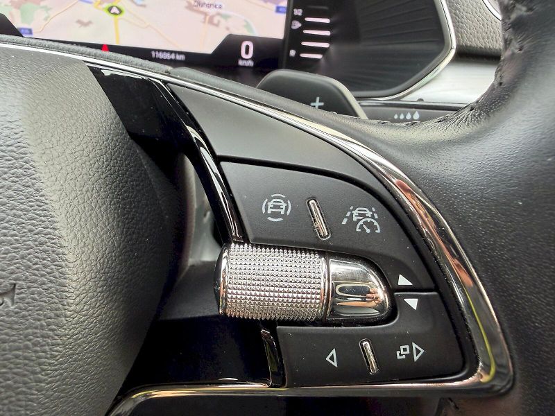 Škoda Superb (2022) 2.0 TDI 110kW DSG Business - fotka 13 z 35