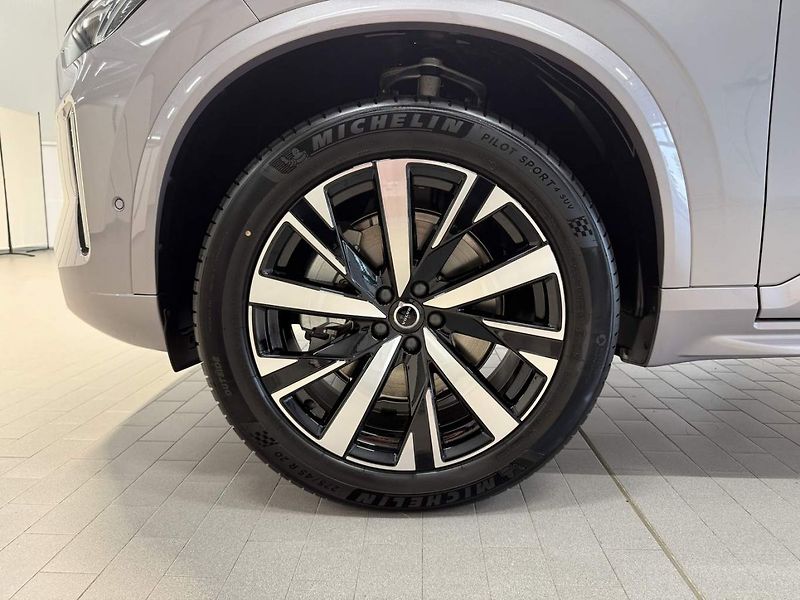 Volvo XC90 (2026) B5 2.0L 250+14 HP AT8 AWD CORE - fotka 27 z 28