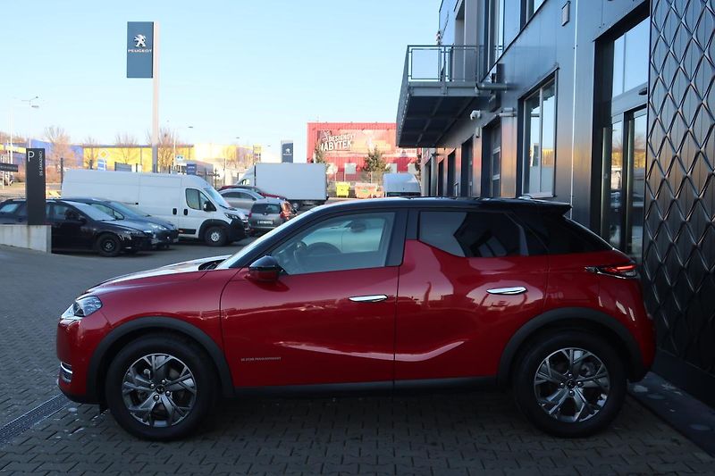 DS Automobiles DS3 (2023) RIVOLI 1.2 PureTech - fotka 2 z 12