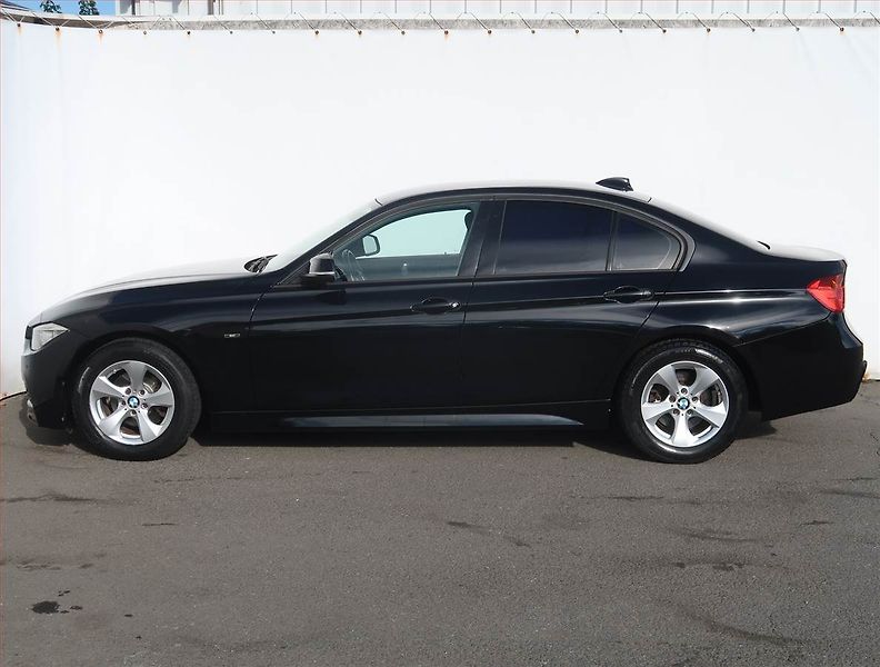 BMW Řada 3 (2014) Sport Line 320 i, Serv.kniha - fotka 3 z 17