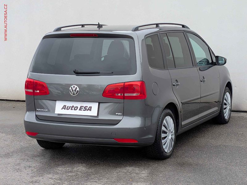 Volkswagen Touran (2011) 1.4TSi, AC, temp - fotka 4 z 15