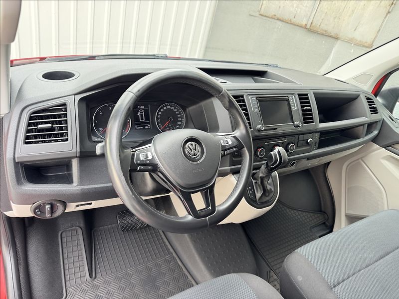 Volkswagen Transporter 2,0 TDI DSG LONG DPH 1.maj. ČR - fotka 32 z 50