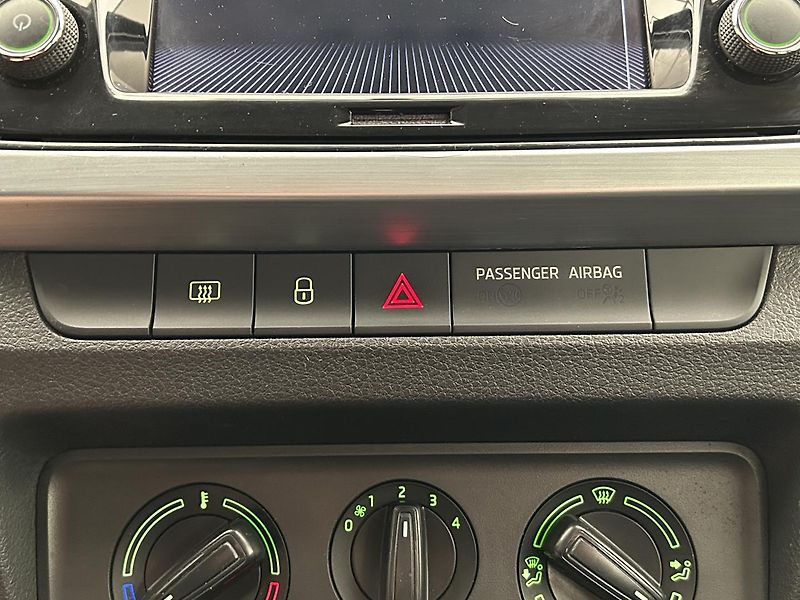 Škoda Fabia 1.0 TSI Ambition - fotka 15 z 24