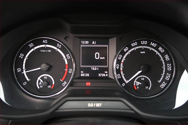 Hyundai Kona (2024) 1.0 T-GDI - fotka 11 z 18