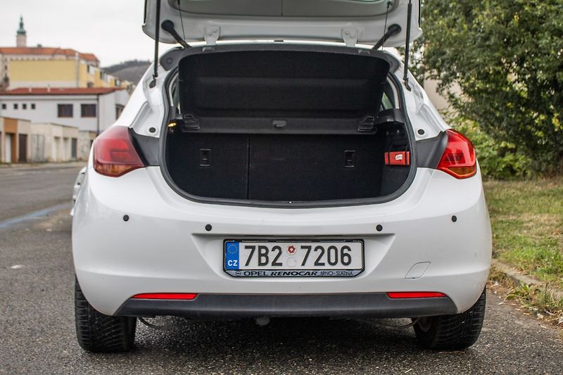 Opel Astra - fotka 21 z 22