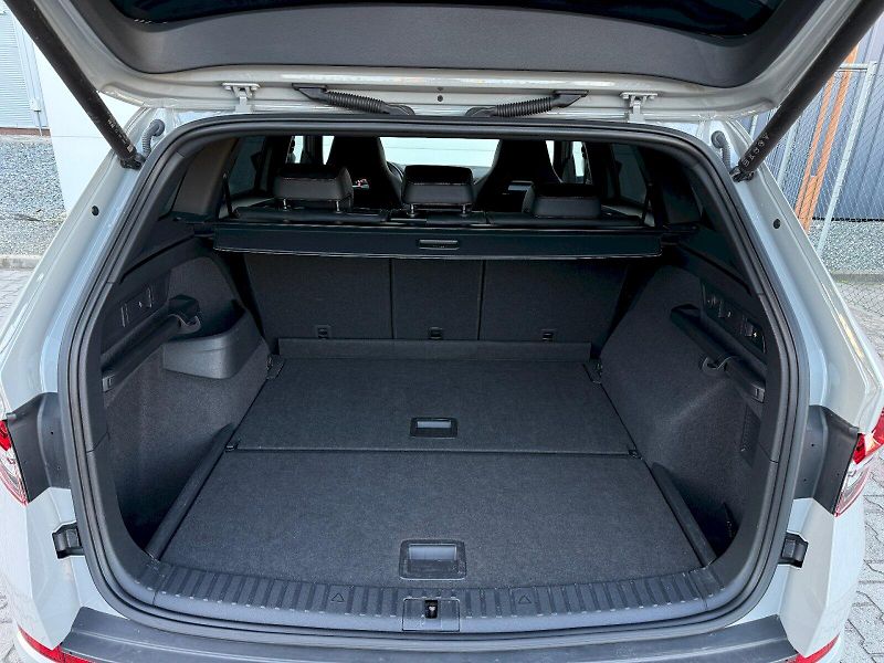 Škoda Kodiaq (2023) 2.0 TSI 180 kW RS 4x4 DSG - fotka 24 z 27