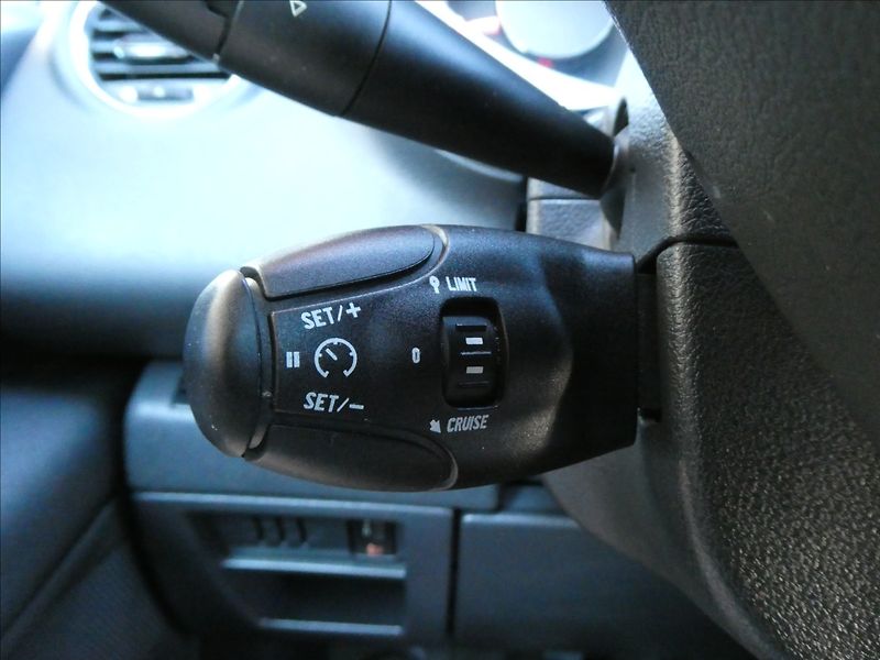 Peugeot 5008 1,6 16V 115kW Panorama,po serv - fotka 37 z 44