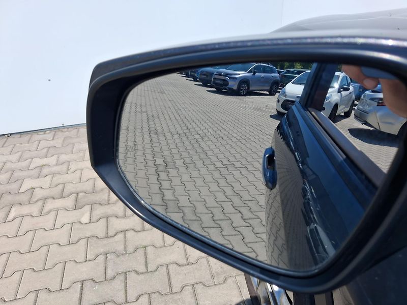 Toyota RAV4 2.5 HSD e-CVT AWD Executive - fotka 23 z 24