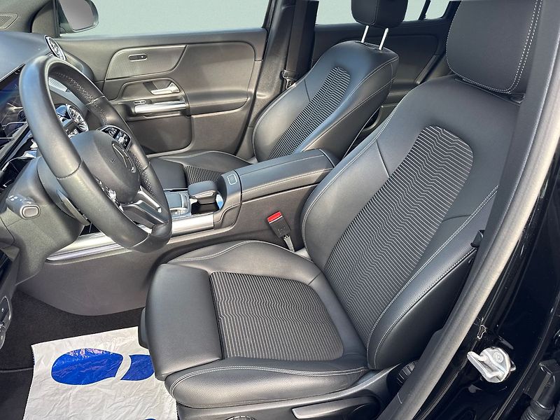 Mercedes-Benz GLA PROGRESSIVE 200d 4MATIC - fotka 13 z 21