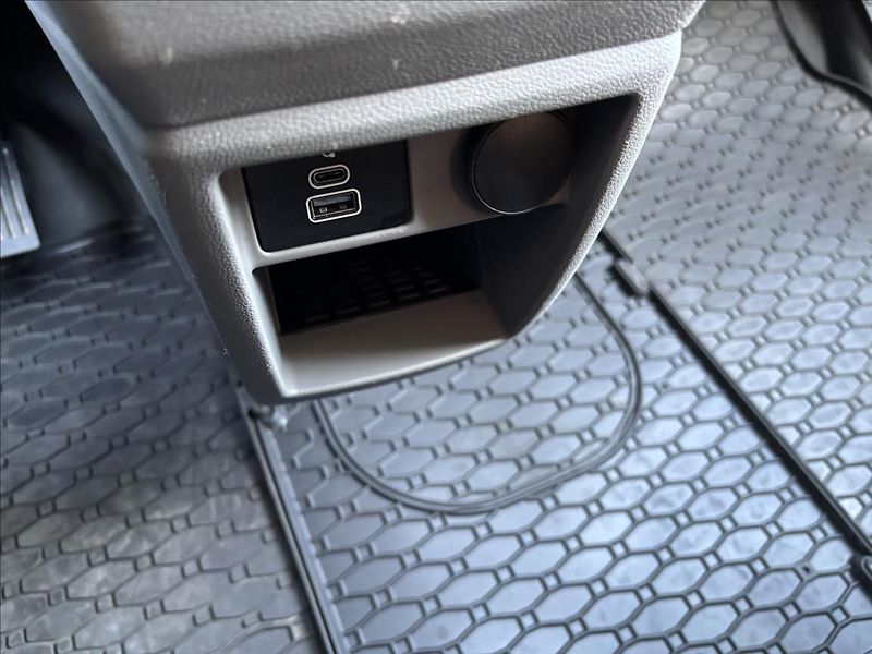 Ford Transit Custom 2,0 EcoBlue 100kW  L1 - fotka 32 z 34