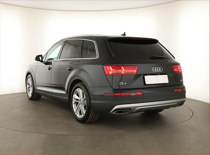 Audi Q7 (2018) S-Line 50 TDI - fotka 4 z 23