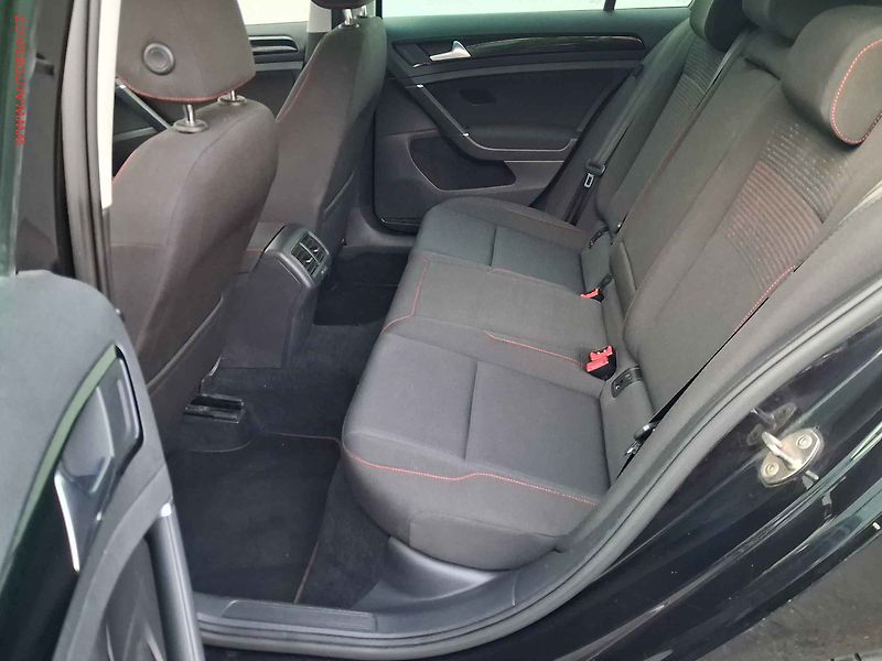 Volkswagen Golf (2018) 1.5 TSi, Sound, kamera - fotka 10 z 18