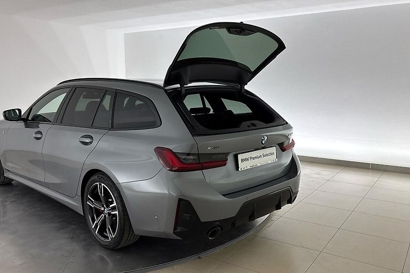 BMW Řada 3 řady 3 | 320d xDrive - fotka 26 z 27