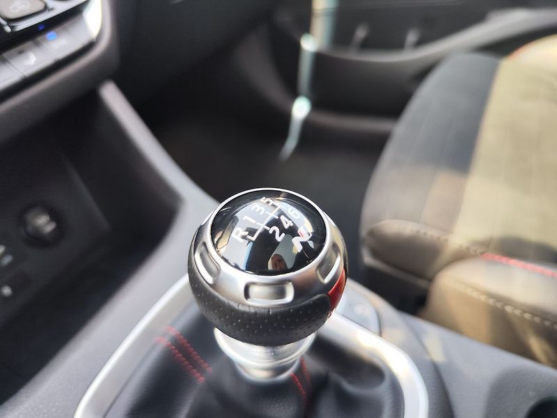 Hyundai i30 2.0 T-GDi/202kW N Performace - fotka 24 z 38