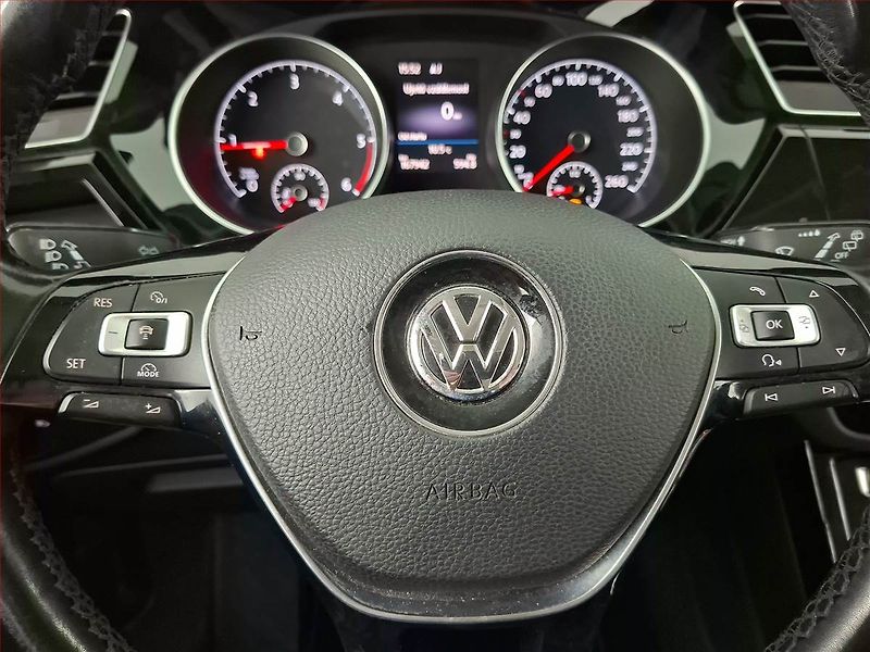Volkswagen Touran (2018) 2.0 TDI, Serv.kniha, Navi - fotka 17 z 19