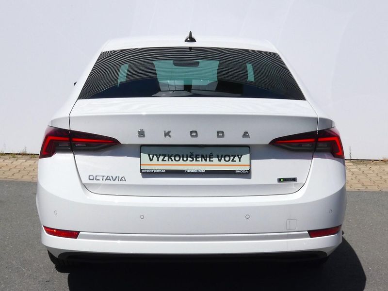 Škoda Octavia (2023) Style Plus 1,5 TSI DSG - fotka 11 z 30