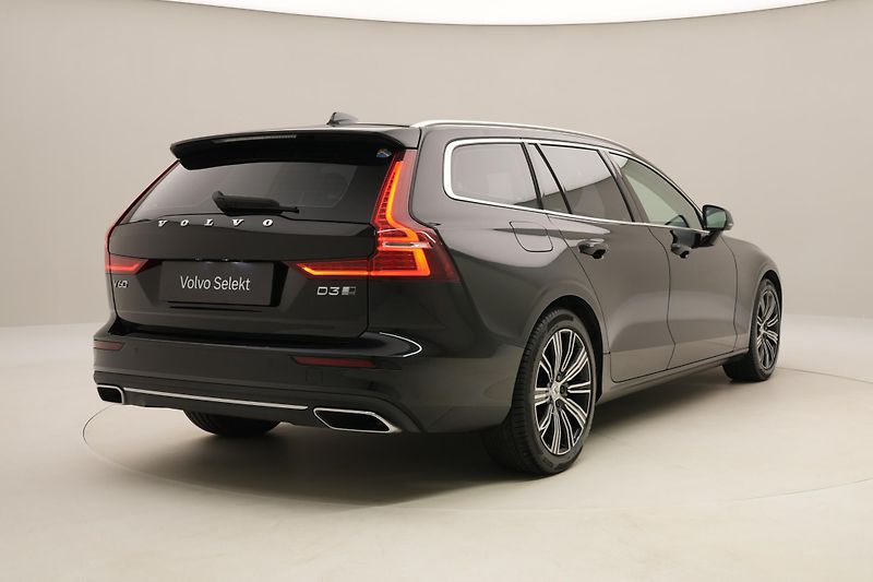 Volvo V60 D3 AWD INSCRIPTION REZERVACE - fotka 13 z 42