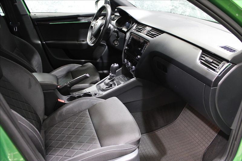 Škoda Octavia 2,0 TSI RS 1.majitel - fotka 11 z 30
