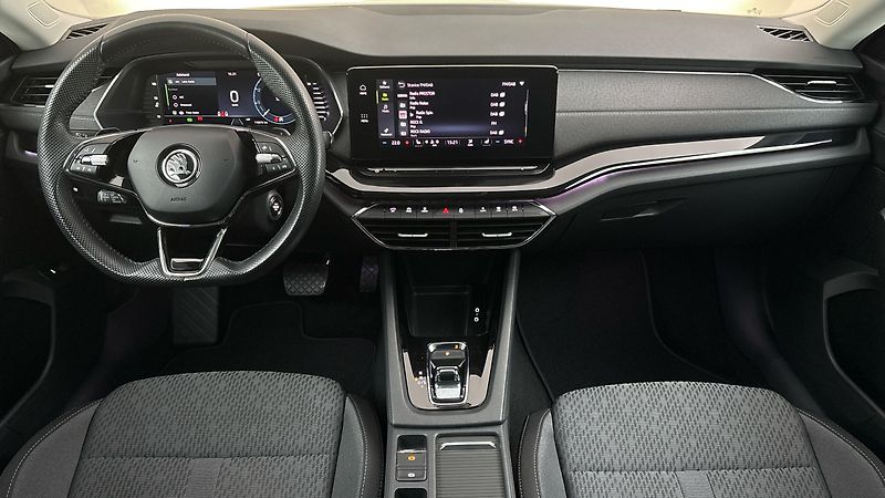 Škoda Octavia 2.0 TDI DSG Style Combi - fotka 8 z 25