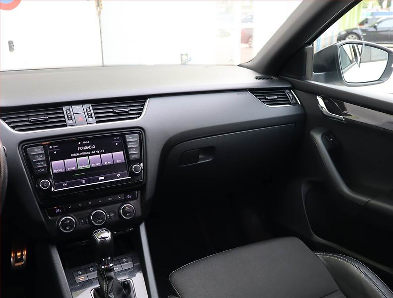 Škoda Octavia (2015) RS 2.0 TDI, Automat, Kůže - fotka 8 z 19