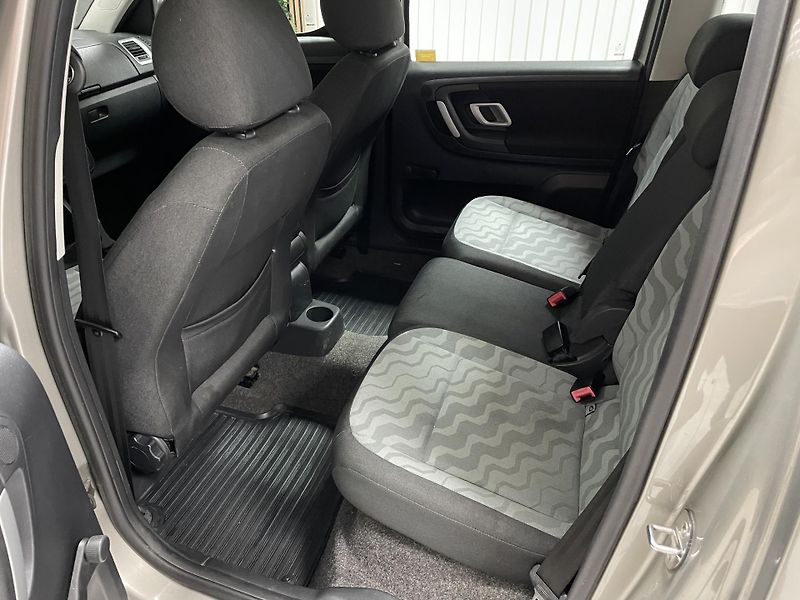 Škoda Roomster 1.2 HTp AC ČR SERVISKA - fotka 17 z 22