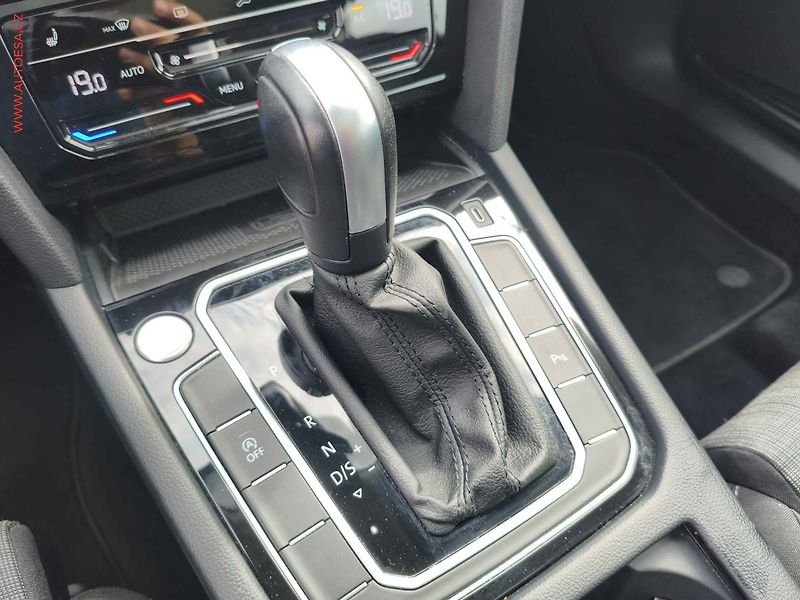 Volkswagen Passat (2022) 2.0 TDi, Business,  DSG - fotka 16 z 19