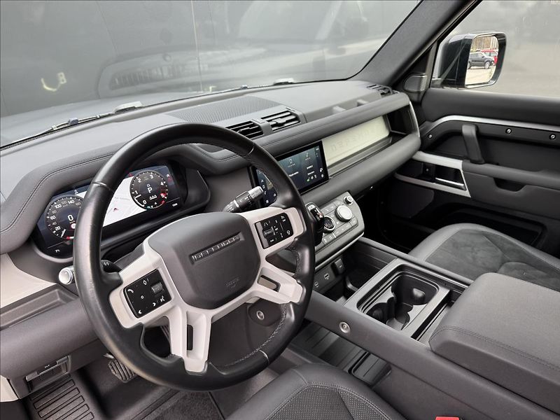 Land Rover Defender 3,0 110 D300 S AWD ZÁRUKA - fotka 9 z 34