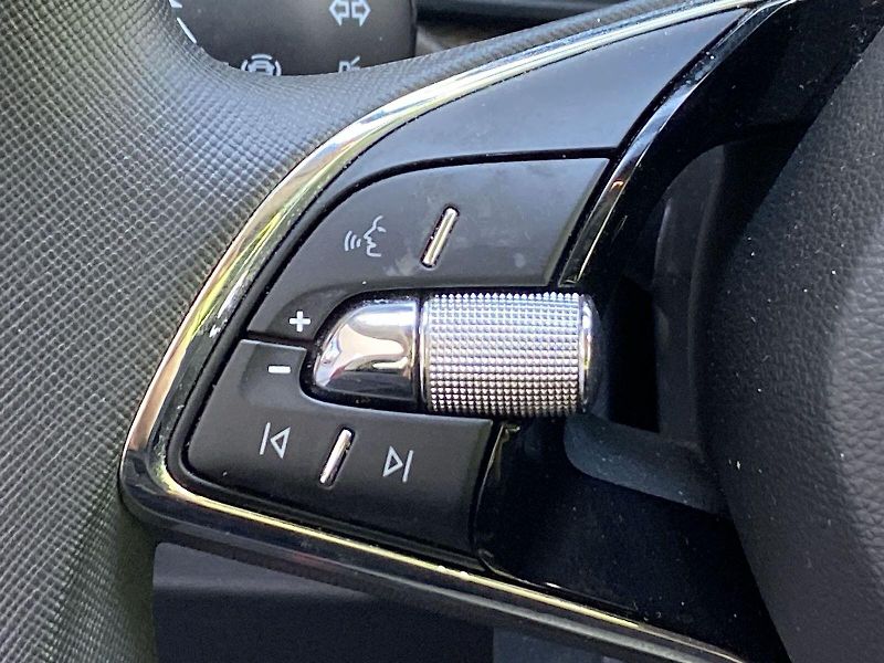 Škoda Kamiq (2023) 1.0 TSI Ambition - fotka 21 z 32