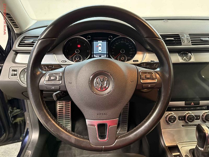 Volkswagen Passat (2013) 2.0TDi 4x4, ČR, Highline, DSG - fotka 15 z 16